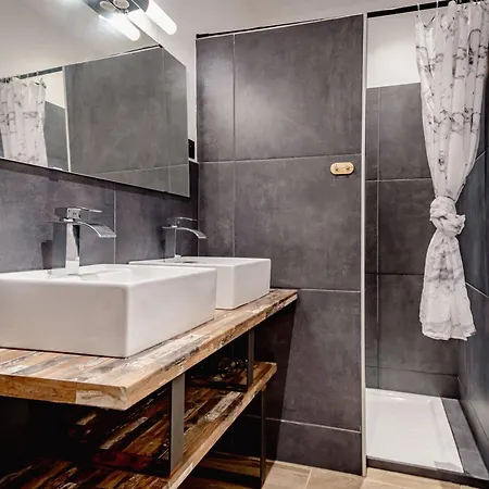 Appartement Superbe Avec Sauna, Au Pied Du Telesiege, Wifi, Babyfoot *