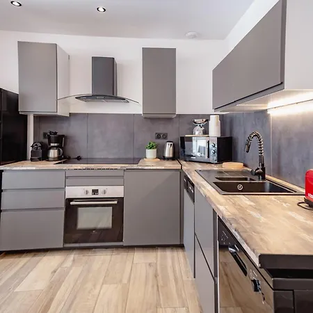 Apartment Superbe Avec Sauna, Au Pied Du Telesiege, Wifi, Babyfoot
