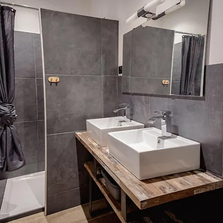 Superbe Avec Sauna, Au Pied Du Telesiege, Wifi, Babyfoot * Les Deux Alpes